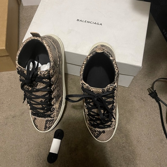 Brand new balenciaga arena python size 8 US 41 EU but this fit big so - Picture 9 of 9